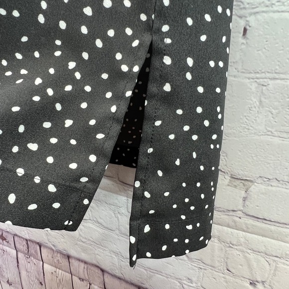 Lord & Taylor Polka Dot Blouse Black Size 1X Sleeveless Loose Fit V-Neck Top - Picture 6 of 7